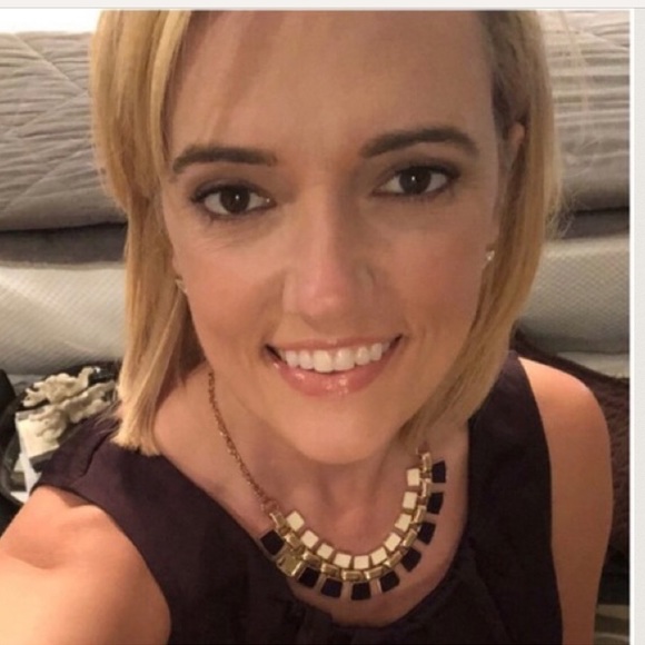 💛 Welcome to my closet! Shop Buy Anytime!💛 - Picture 5 of 8